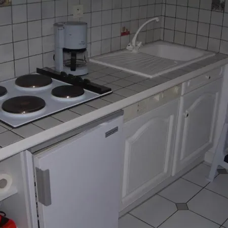 Appartement T2 à 100m du marché central et 500m de la plage à Royan - FR-1-71-53