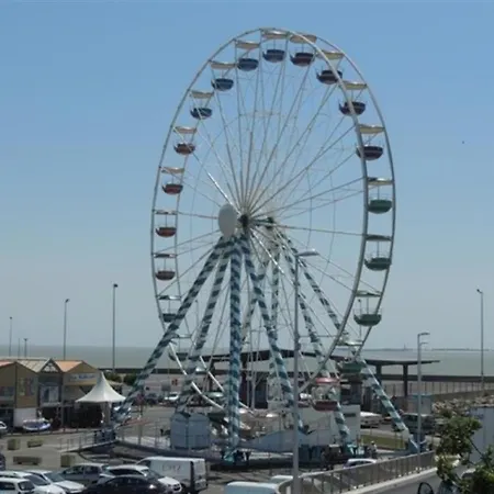 شقة T2 A 100m Du Marche Et 500m De La A - Fr-1-71-53 *